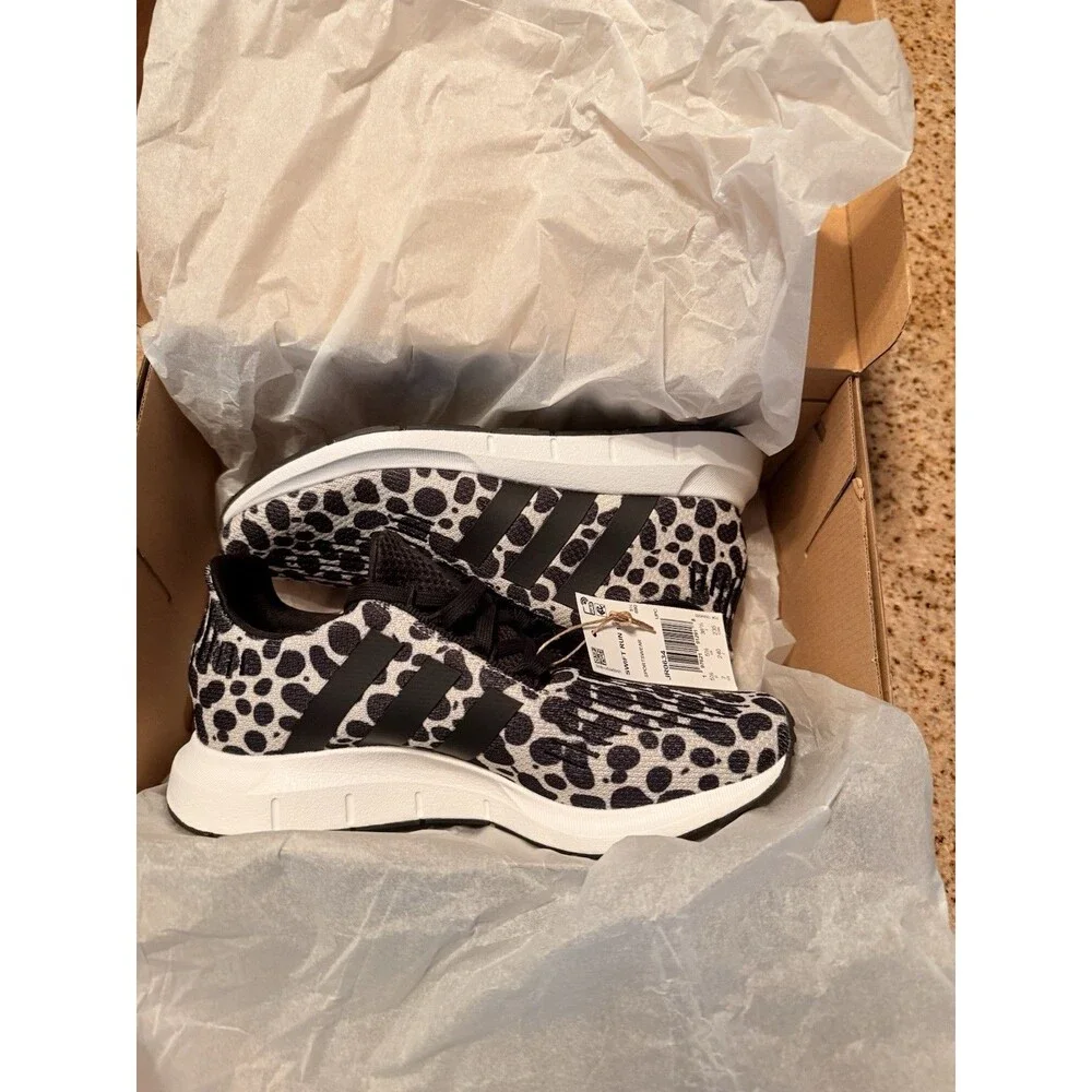 NEW US Size 8.5 Adidas Women SWIFT RUN 1.0 Running Shoes JR0634 `Cheetah Print